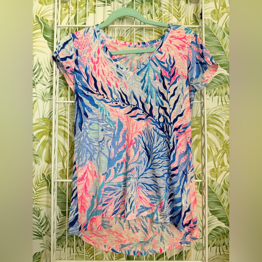 XS Lilly Pulitzer Etta Top in Kaleidoscope Coral